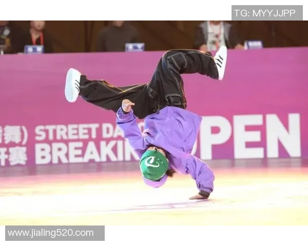 成都街舞队速度之争引发热议舞者们的技巧与风格碰撞激烈