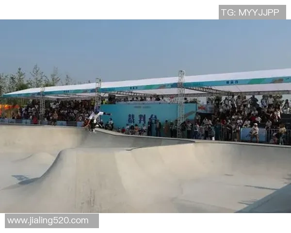 广州滑板队在极限运动嘉年华中的团队协作表现精彩点评与分析