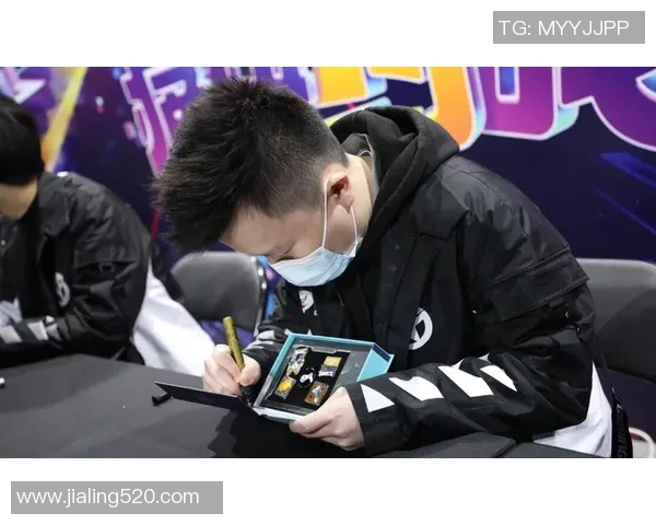 黄娜专访：从新手到职业选手的CSGO成长之路与心路历程